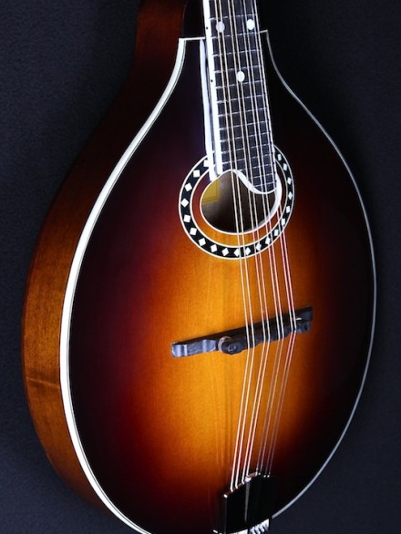 O-HOLE A-STYLE MANDOLIN CL FIN W/CASE