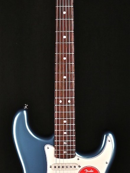 Classic Vibe '60s Stratocaster in Lake Placid Blue