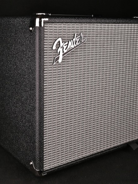 FENDER RUMBLE 25 COMBO BASS AM P